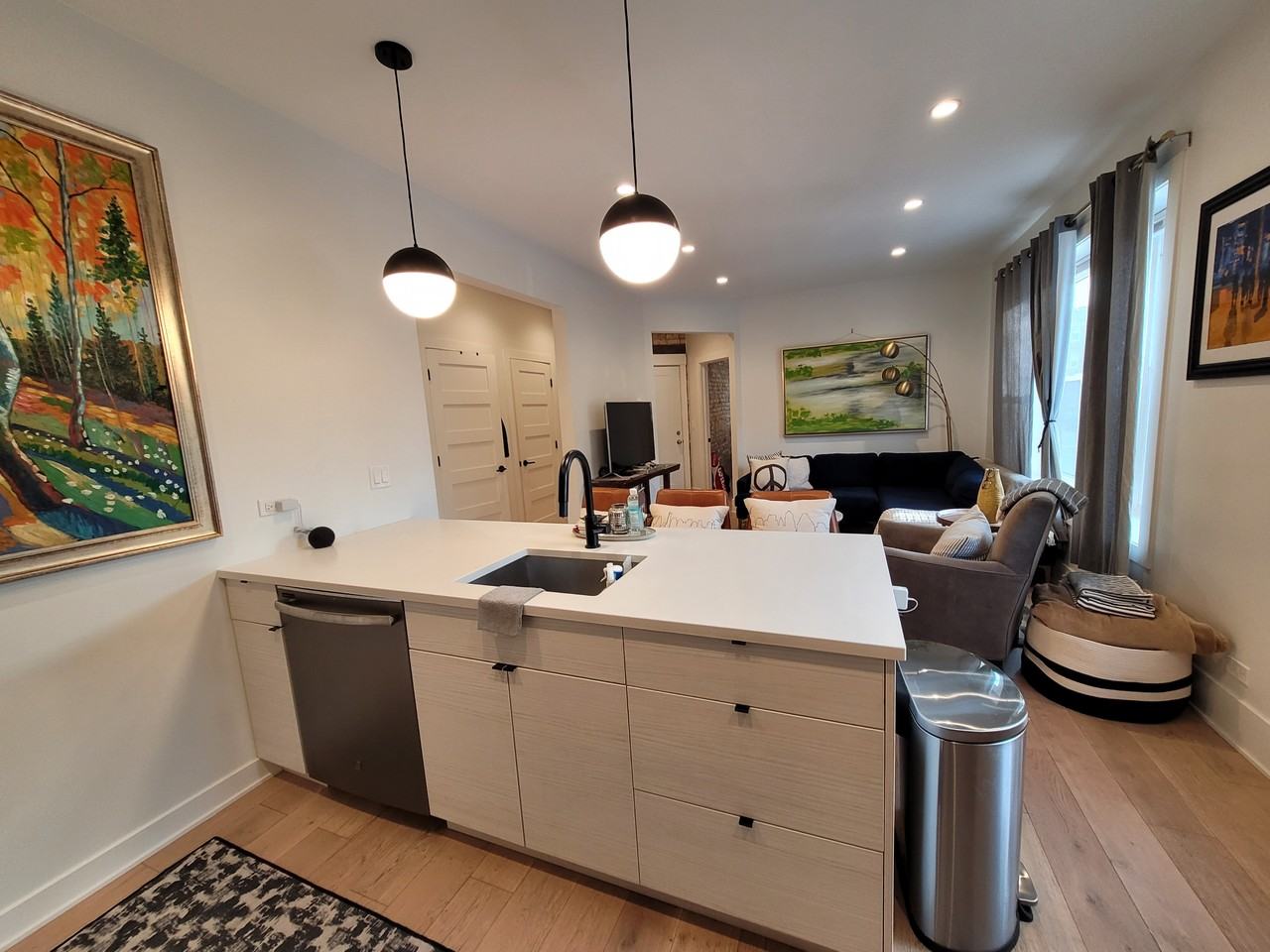 1658 W Summerdale Ave #1W - Photo 3 of 10