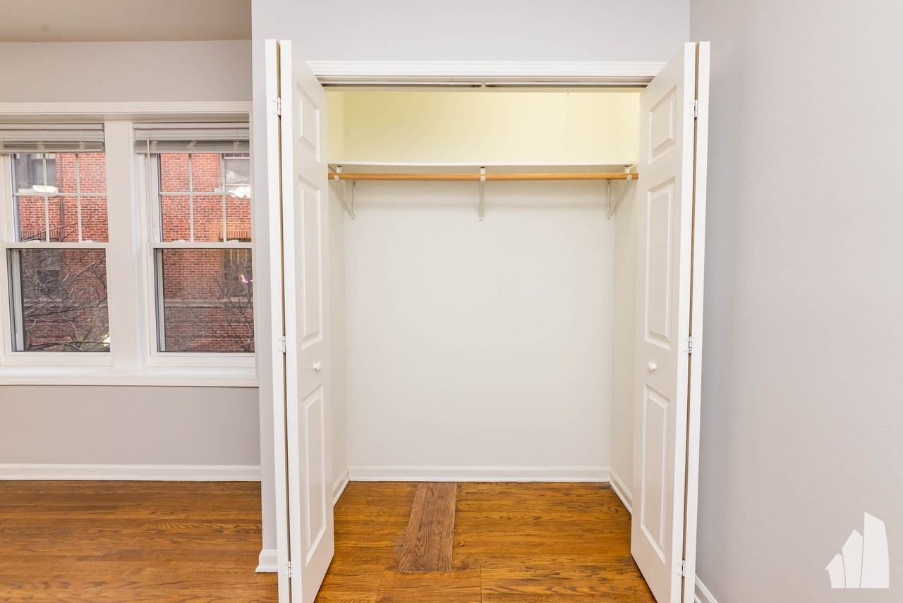 3708 N Sheffield Ave #108 - Photo 5 of 10