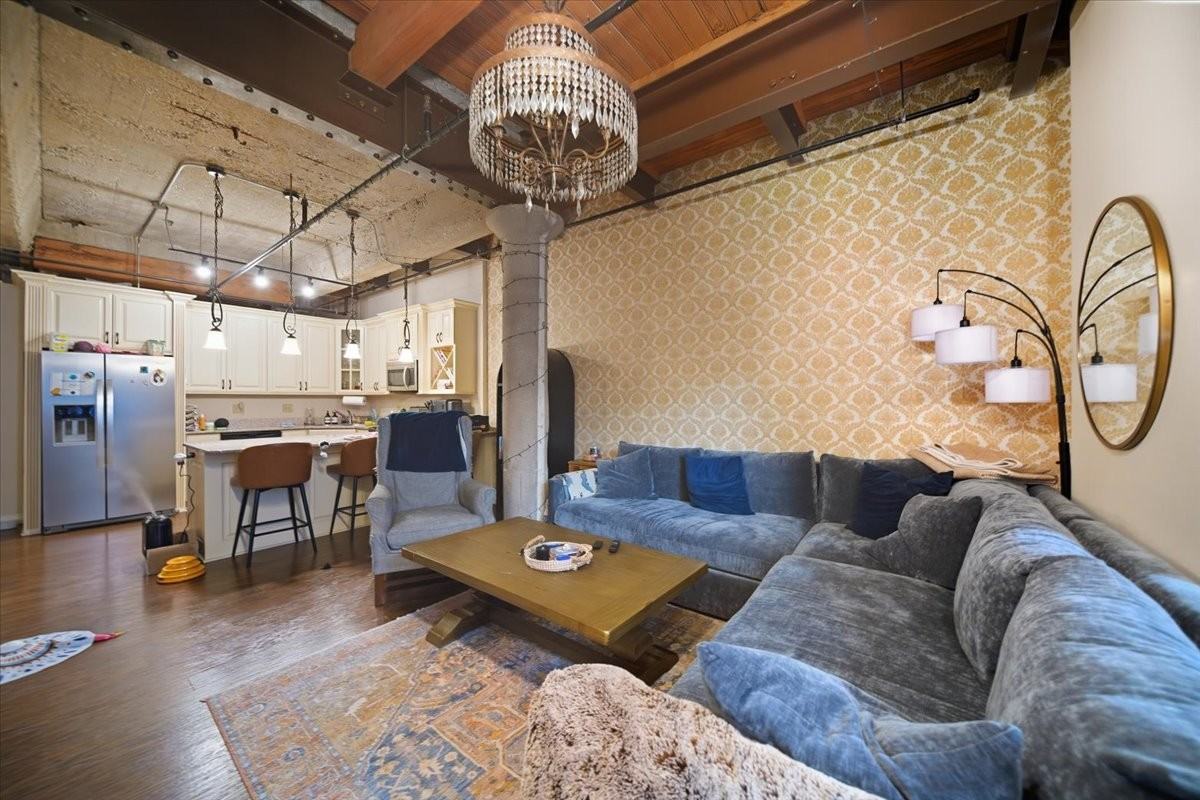 420 W Ontario St #309 - Photo 4 of 11