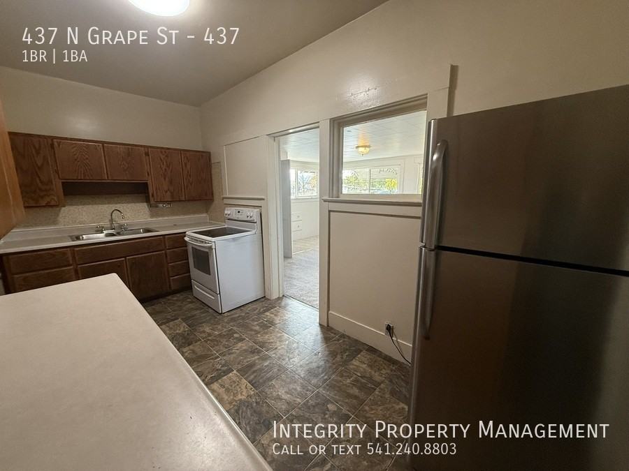 437 N Grape St #437 - Photo 5 of 14