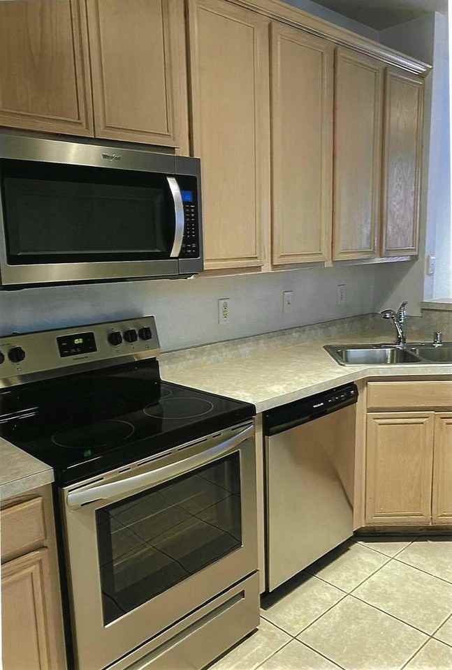 8609 Hunters Trace Ln - Photo 3 of 5