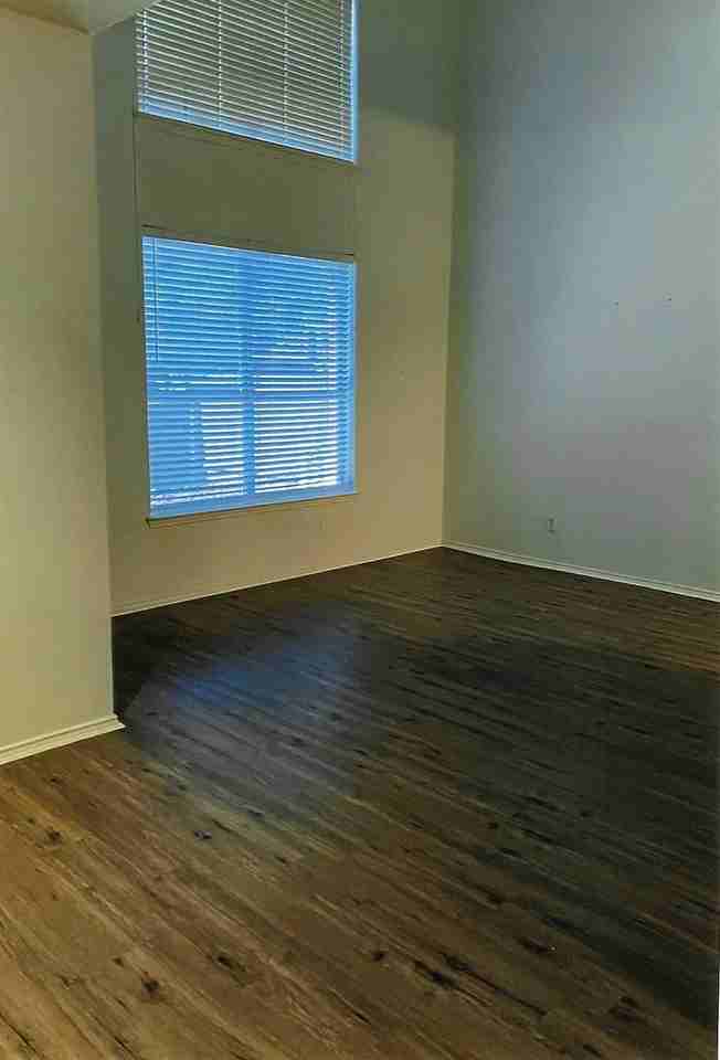 8609 Hunters Trace Ln - Photo 4 of 5