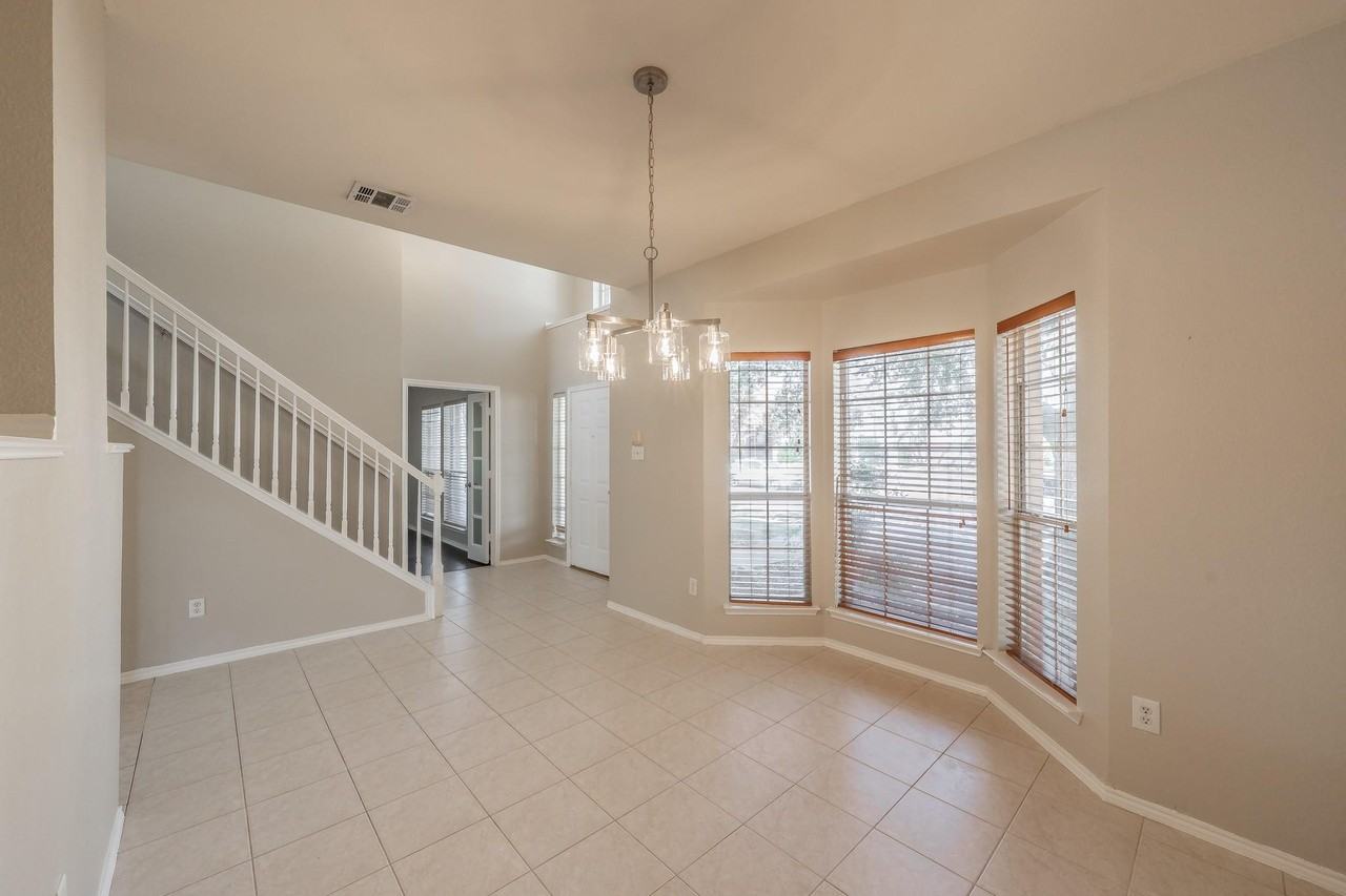 11407 Covey Ln - Photo 2 of 21