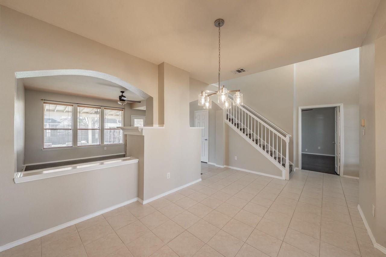 11407 Covey Ln - Photo 3 of 21