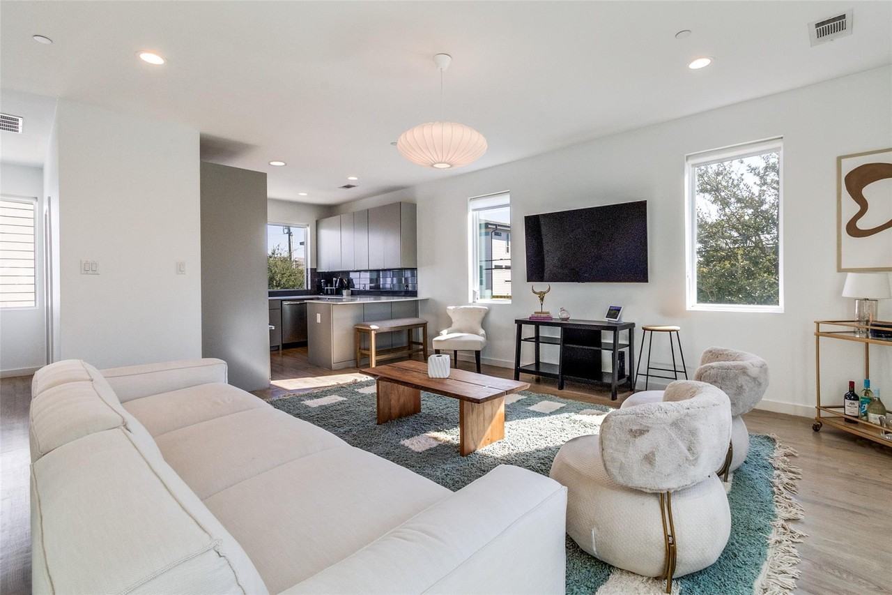 1430 Grigsby Ave Apt 101 - Photo 3 of 12