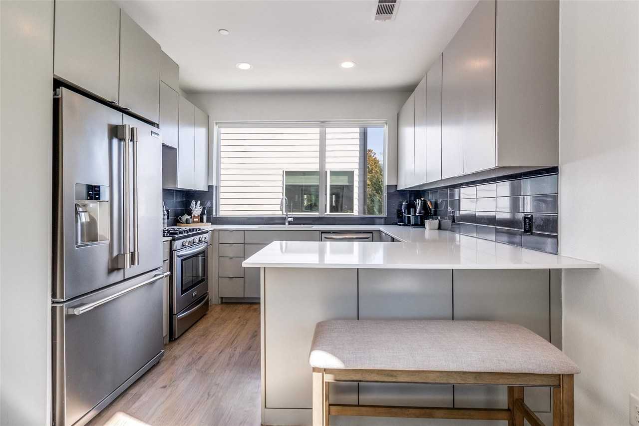 1430 Grigsby Ave Apt 101 - Photo 5 of 12