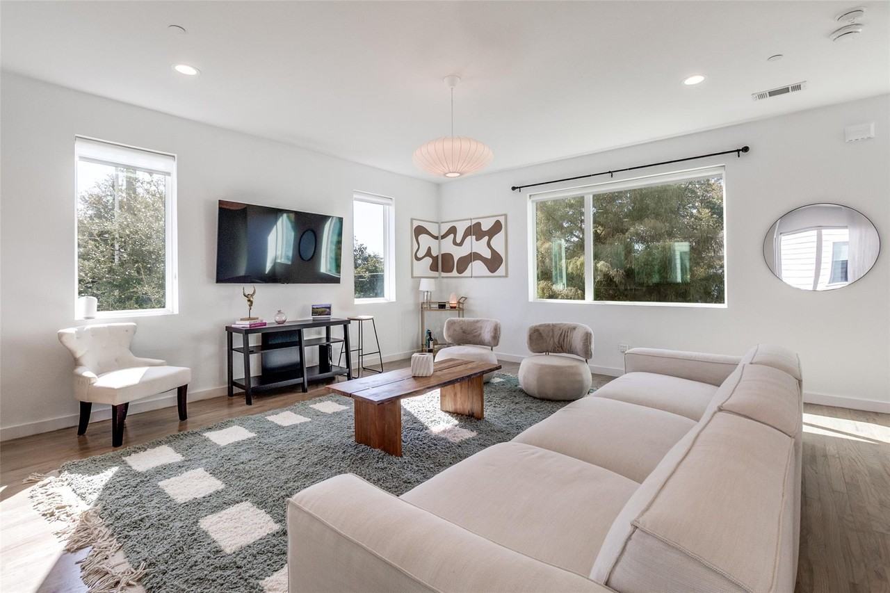 1430 Grigsby Ave Apt 101 - Photo 7 of 12