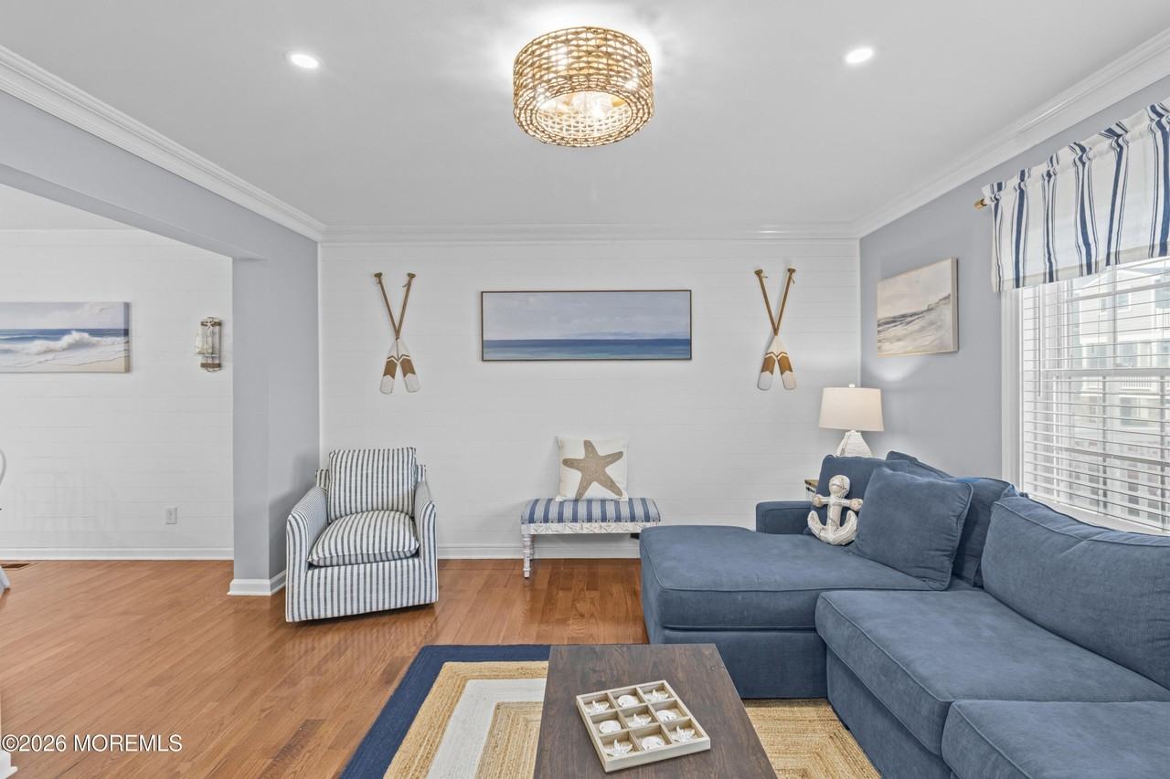 45 45 Fielder Avenue unit: Weekly - Photo 5 of 42