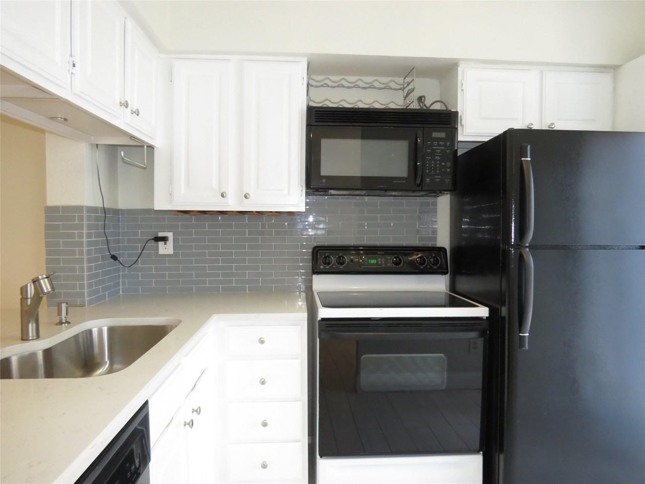 5757 E University Blvd #25A - Photo 4 of 12