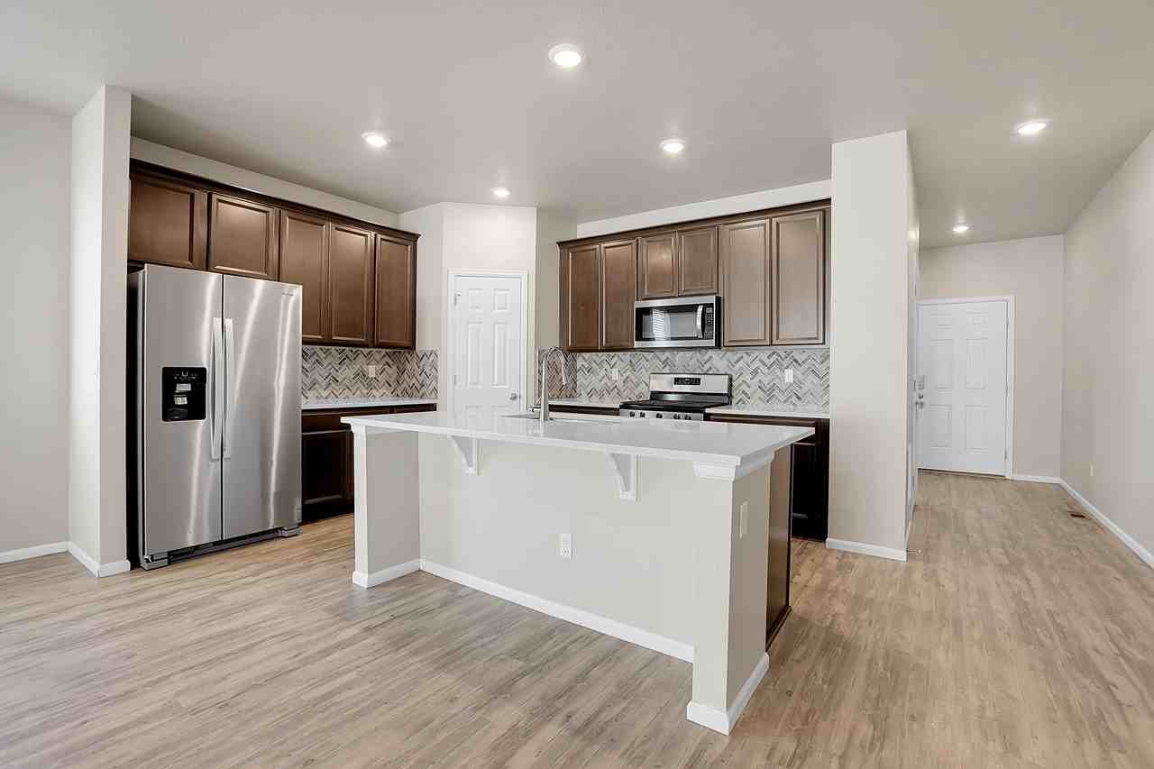 997 Goldenrod Pkwy - Photo 7 of 32