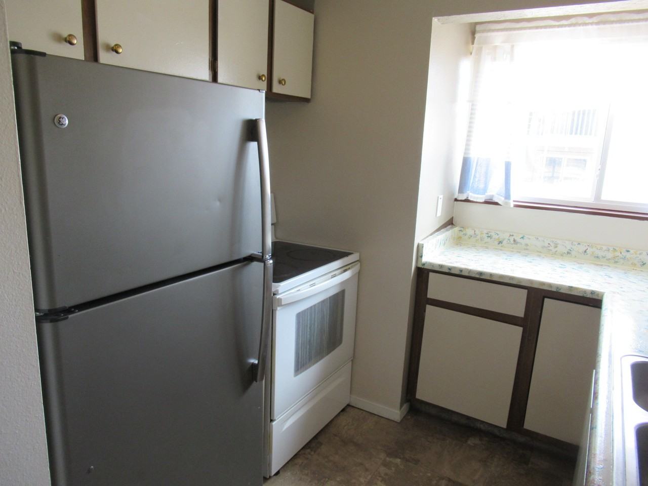 980 Holli Springs Ln #B - Photo 4 of 11