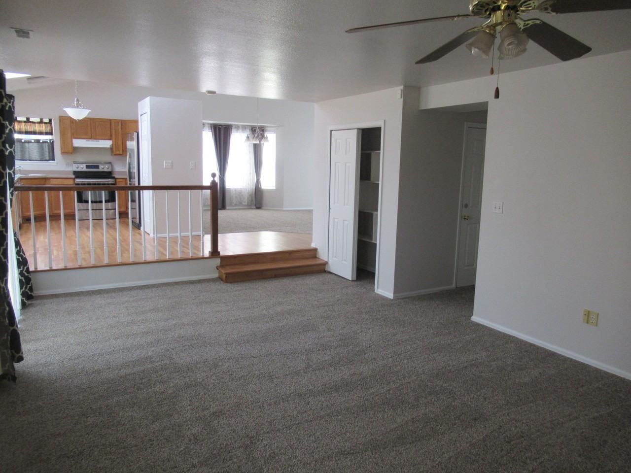 3091 Leoti Dr - Photo 7 of 21