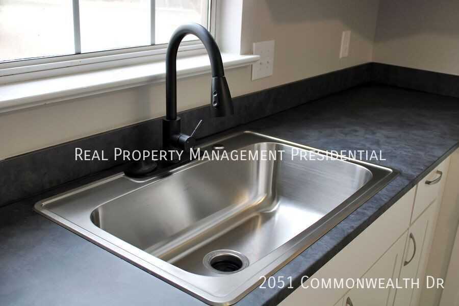 2051 Commonwealth Dr - Photo 3 of 15