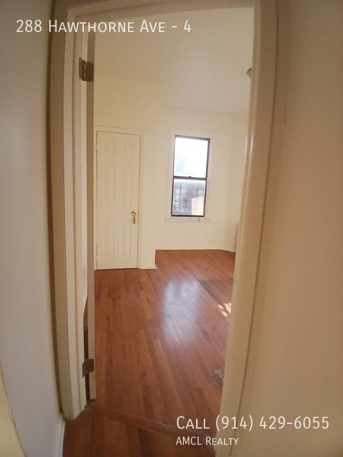 288 Hawthorne Ave #4 - Photo 5 of 10