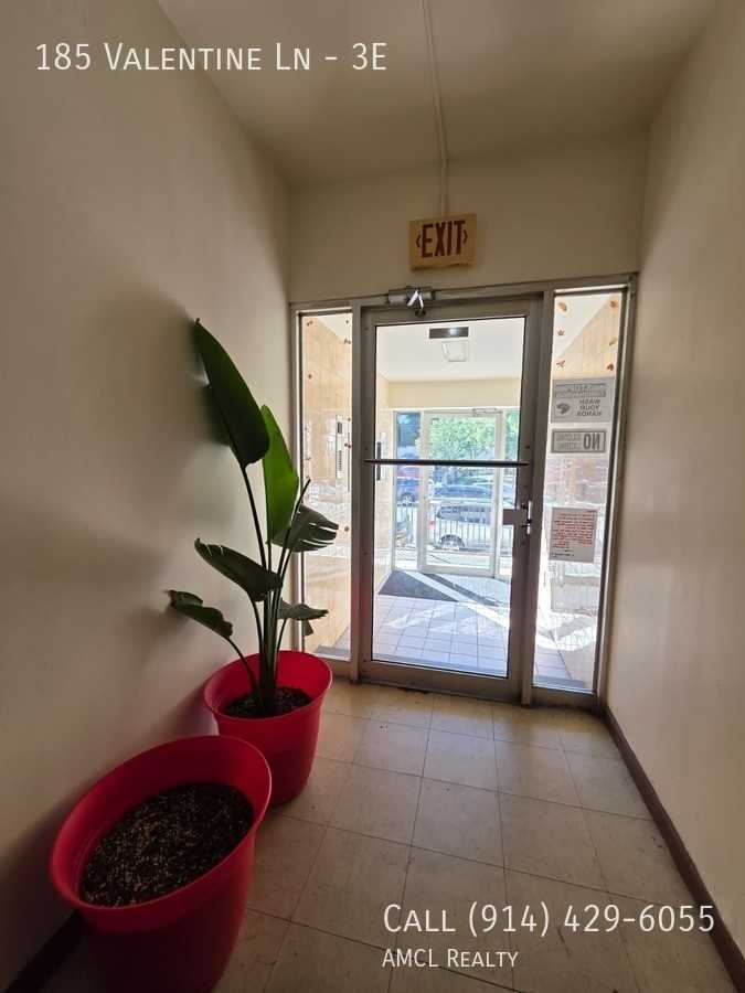 185 Valentine Ln #3E