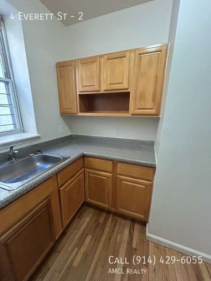 4 Everett St #2 - Photo 4 of 9