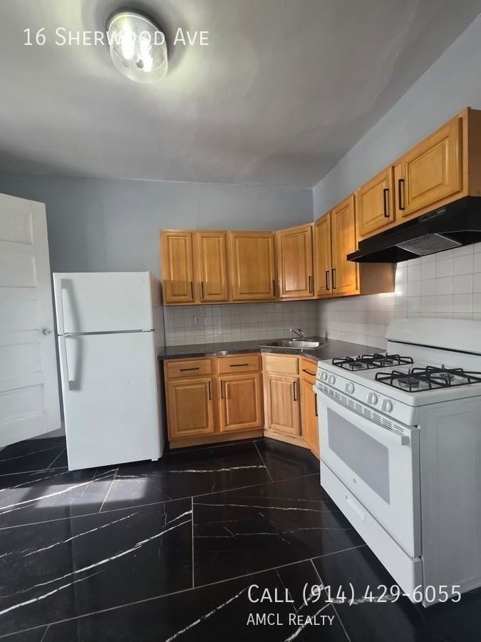 16 Sherwood Ave - Photo 5 of 21