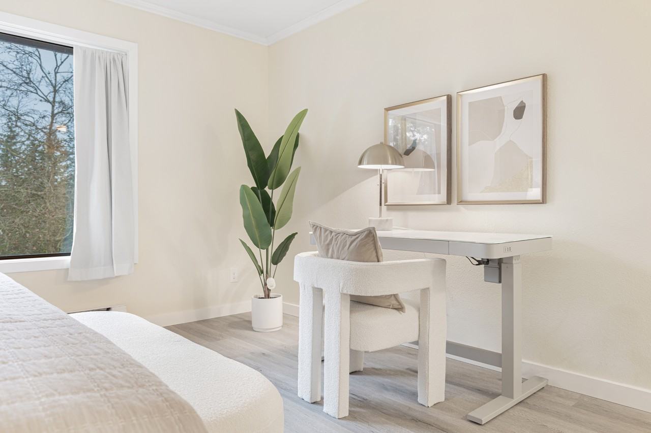 10509 Ne 32nd Pl #B104 - Photo 4 of 27