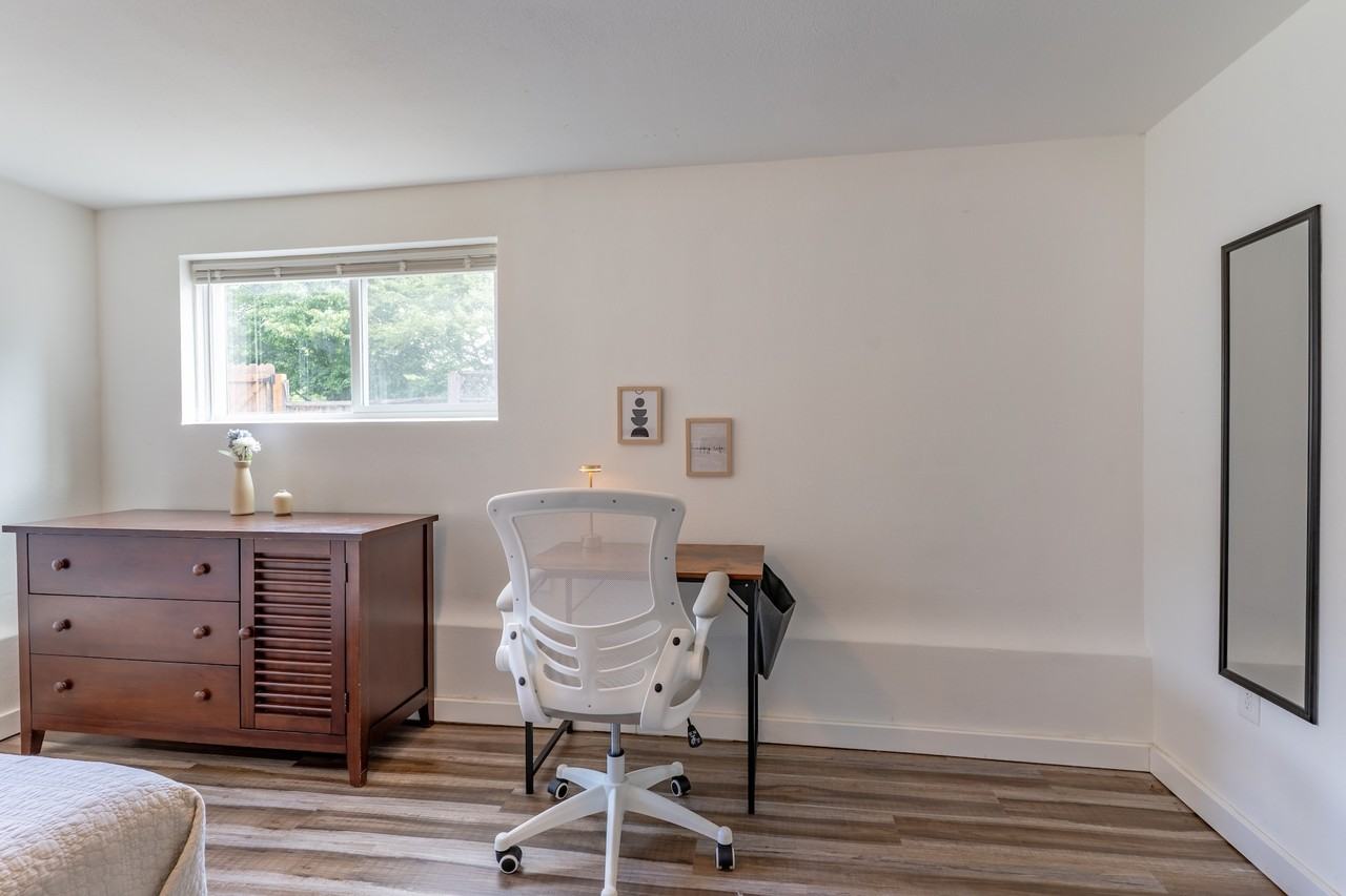 9021 8th Ave S - Photo 5 of 27