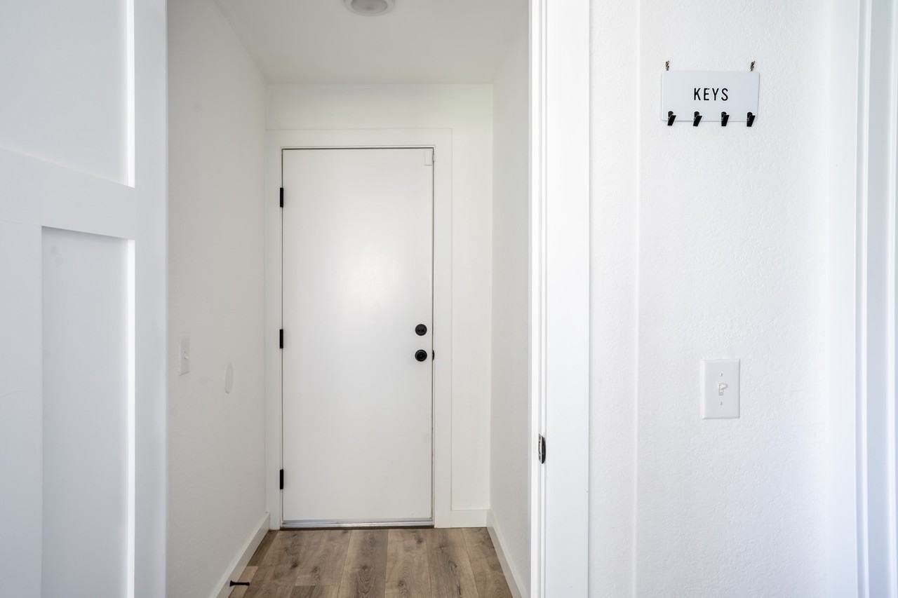 906 N 101st St - Photo 5 of 23