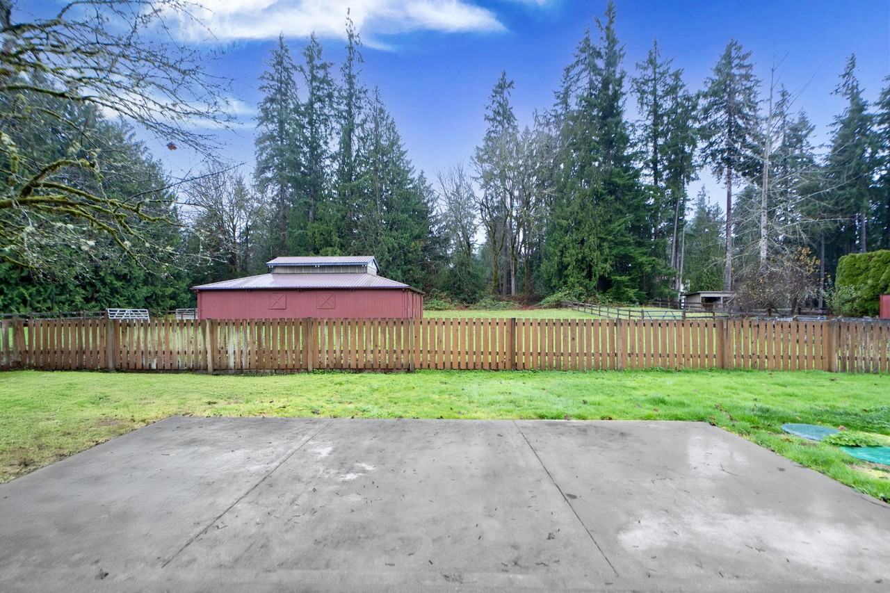 11641 204th Ave Ne - Photo 5 of 30