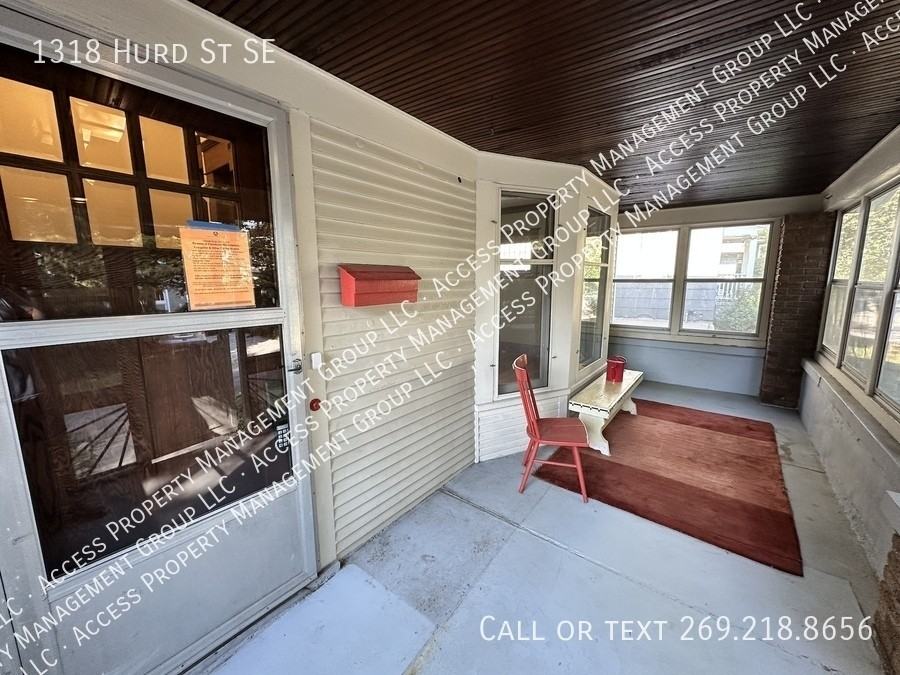 1318 Hurd St Se - Photo 2 of 31