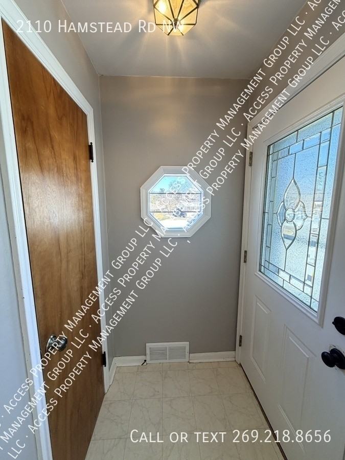 2110 Hamstead Rd Nw - Photo 2 of 27