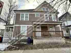 814 Broadway Ave Nw #3 - Photo 1 of 1