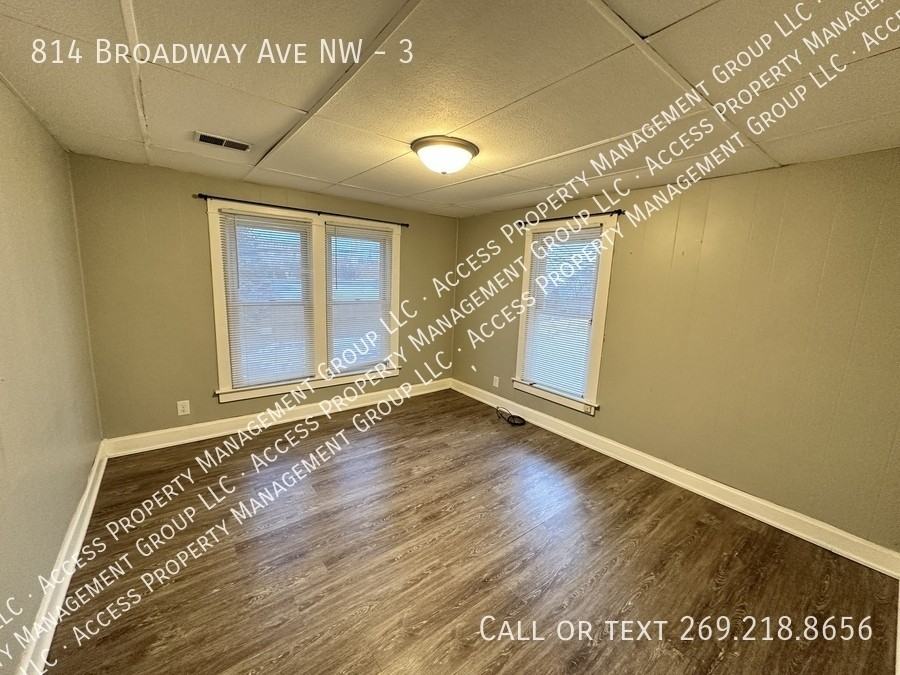 814 Broadway Ave Nw #3 - Photo 4 of 34