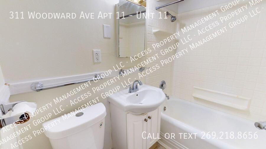 311 Woodward Ave Apt 11 #11 - Photo 7 of 34