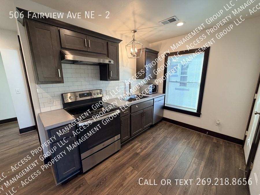 506 Fairview Ave Ne #2 - Photo 7 of 23