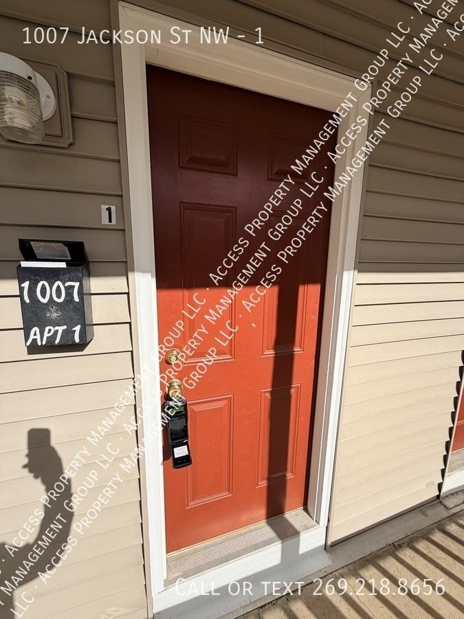 1007 Jackson St Nw #1 - Photo 2 of 22