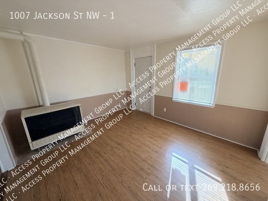 1007 Jackson St Nw #1 - Photo 5 of 22