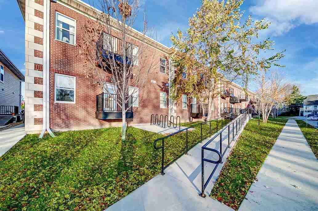 915 Harlocke St #5 - Photo 2 of 23