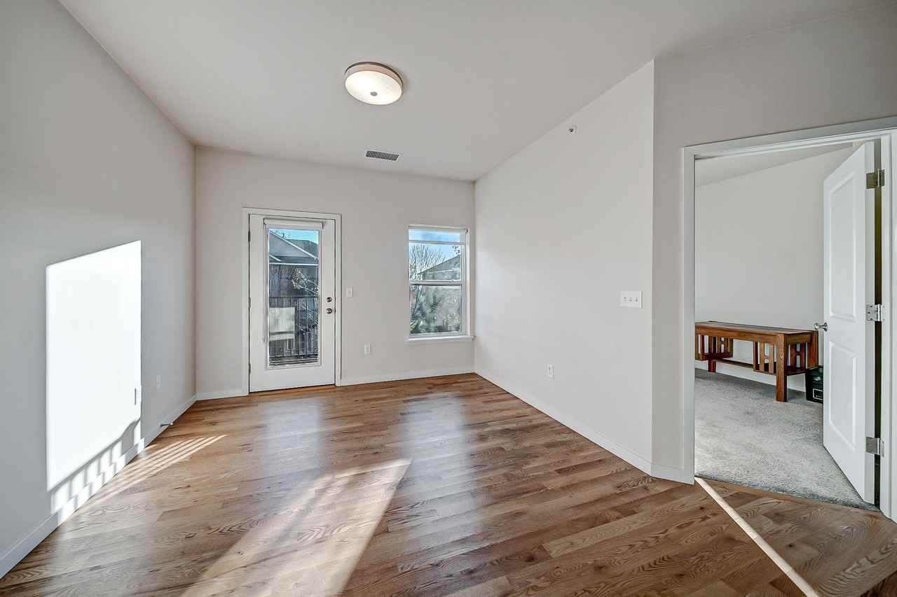 915 Harlocke St #5 - Photo 4 of 23