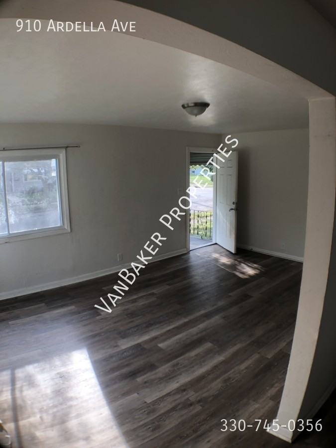 910 Ardella Ave - Photo 3 of 14