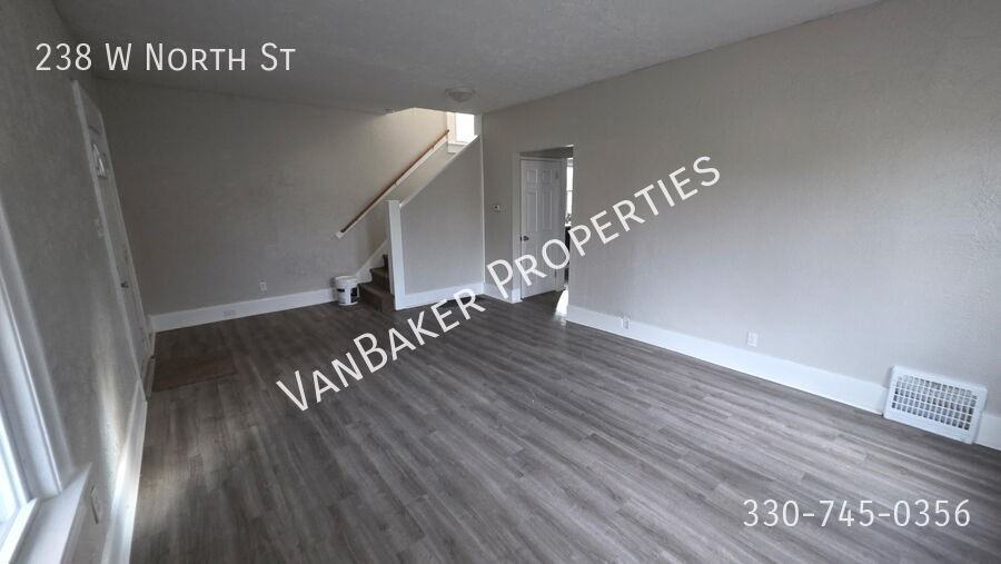 238 W North St - Photo 2 of 20