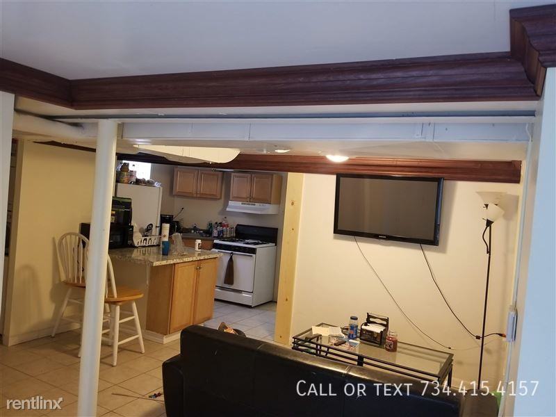 707 S Division St Apt 1 - Photo 7 of 26