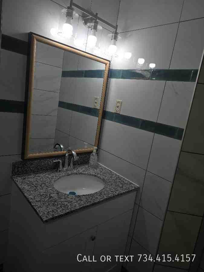 502 Benjamin St - Photo 5 of 47