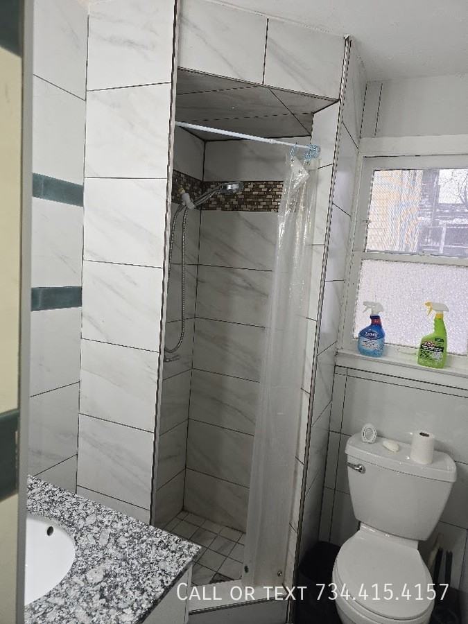 502 Benjamin St - Photo 6 of 47