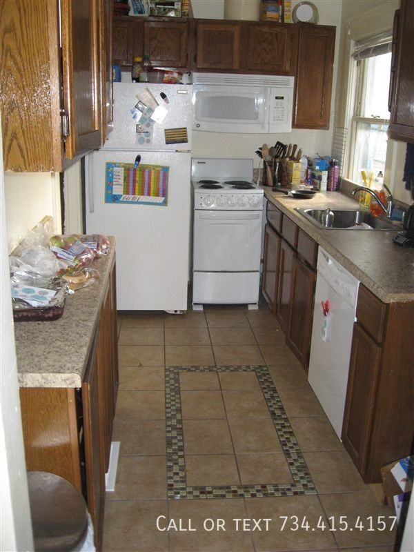 504 Benjamin St - Photo 5 of 37