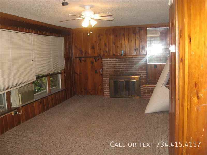 2866 Golfside Dr - Photo 3 of 13