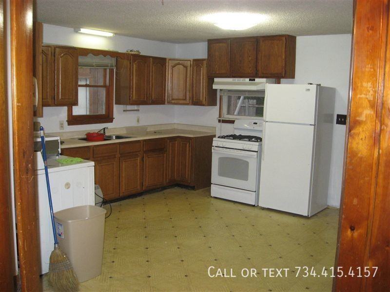 2866 Golfside Dr - Photo 5 of 13