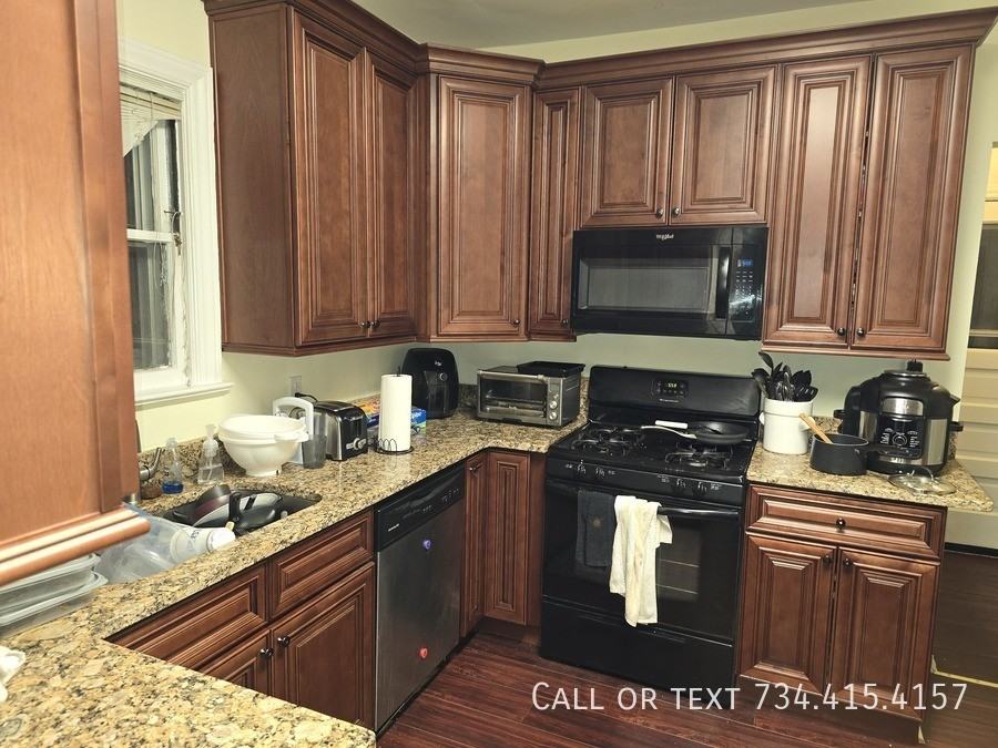 707 S Division St - Photo 2 of 33