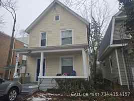 featured image of 906 Packard St #1