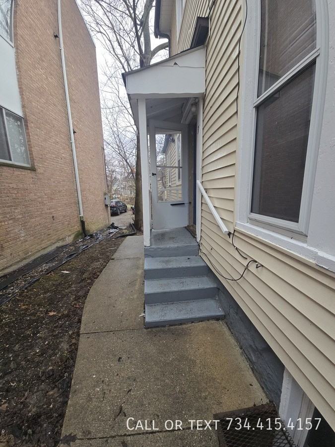 906 Packard St #3 - Photo 2 of 32