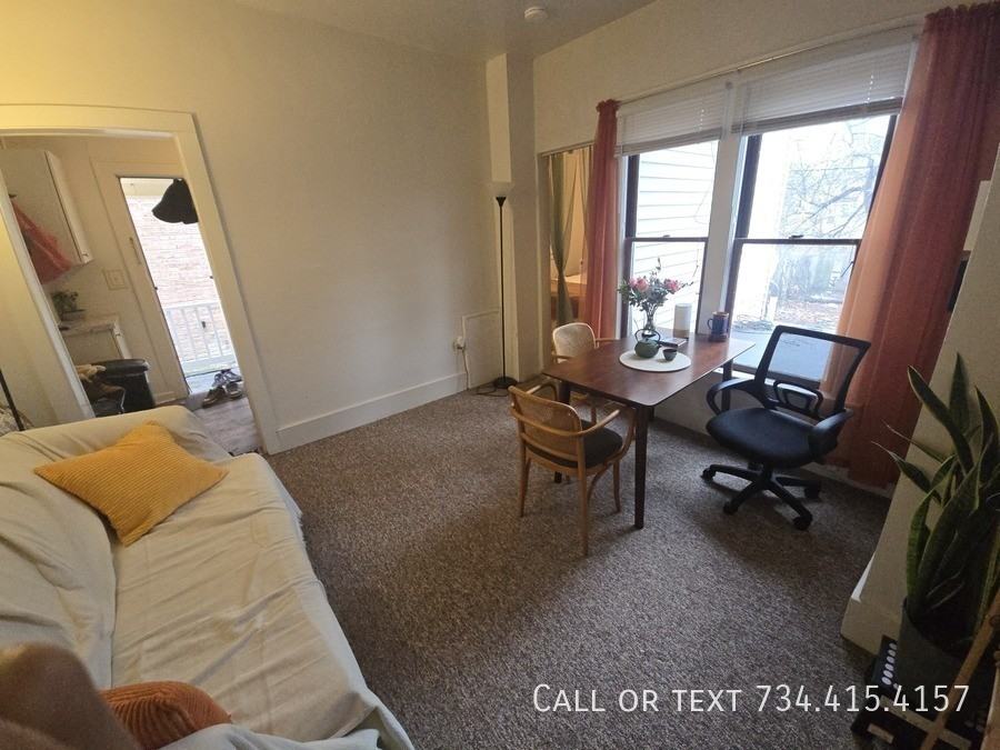 906 Packard St #3 - Photo 5 of 32