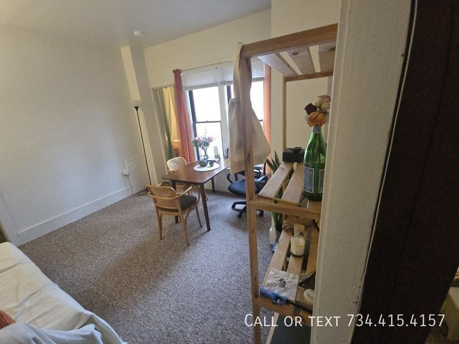 906 Packard St #3 - Photo 7 of 32
