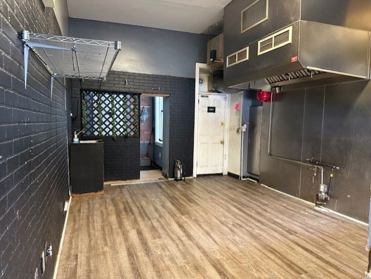 912 N 3rd St - Photo 4 of 7