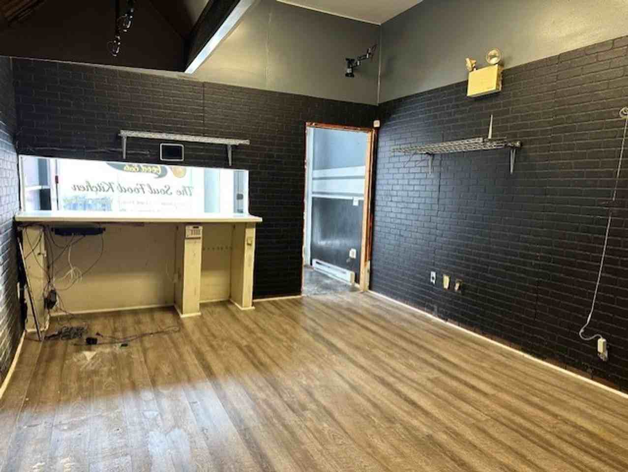 912 N 3rd St - Photo 5 of 7